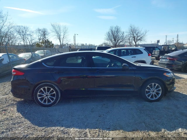 2017 FORD FUSION SE 13