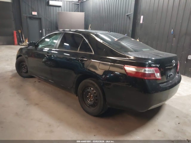 TOYOTA CAMRY - 3