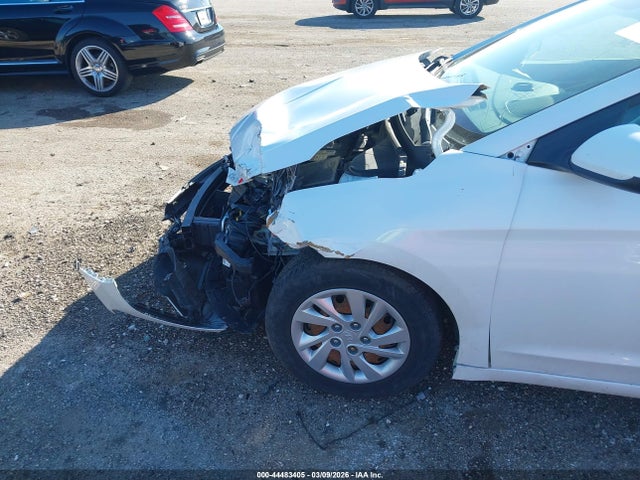 HYUNDAI ELANTRA SE - 6