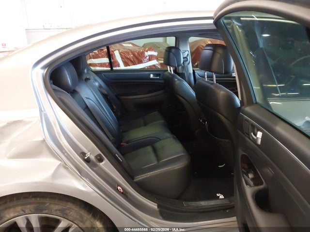 HYUNDAI GENESIS 3.8 - 8