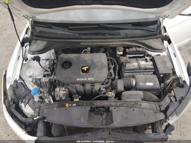 HYUNDAI ELANTRA VALUE EDITION - 10