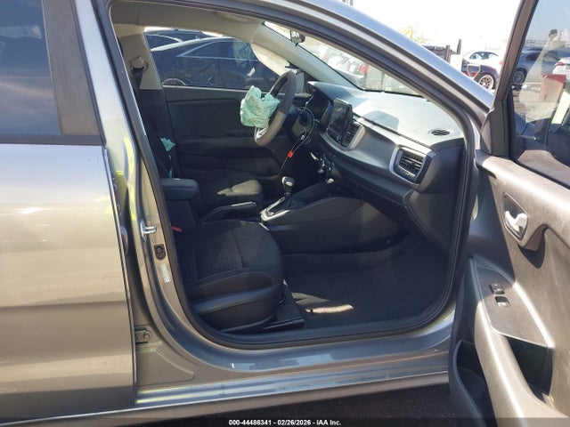 KIA RIO - 5