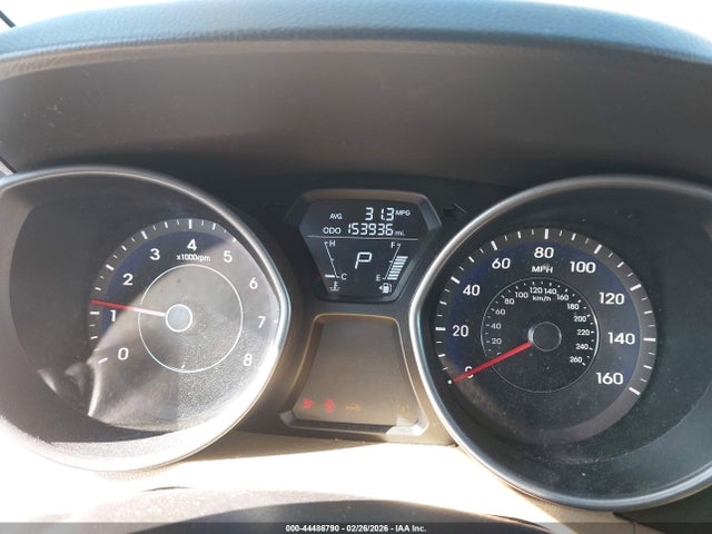 HYUNDAI ELANTRA GLS - 7