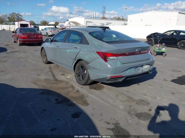 HYUNDAI ELANTRA SEL - 3