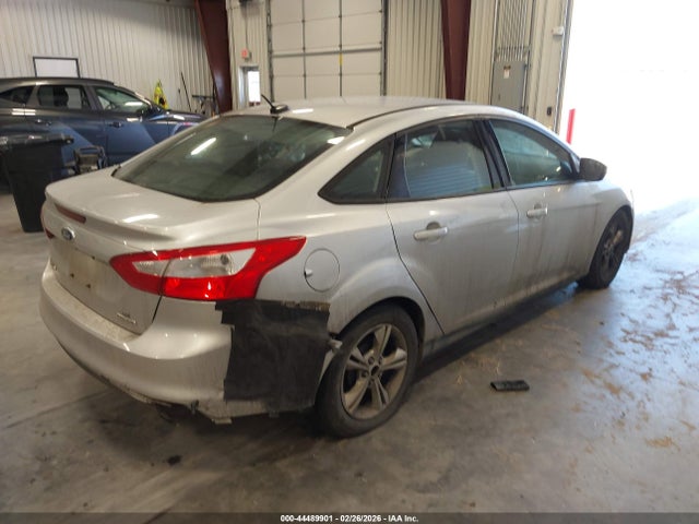 FORD FOCUS SE - 4