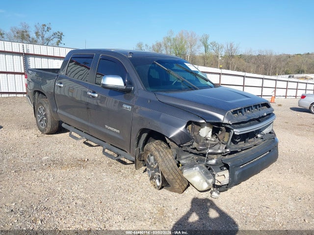 TOYOTA TUNDRA - 1