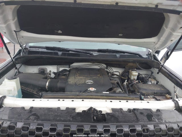 TOYOTA TUNDRA - 10