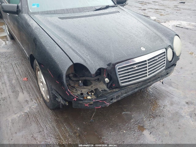 MERCEDES-BENZ E-CLASS - 6