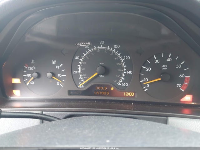 MERCEDES-BENZ E-CLASS - 7