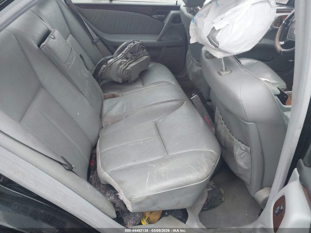 MERCEDES-BENZ E-CLASS - 8