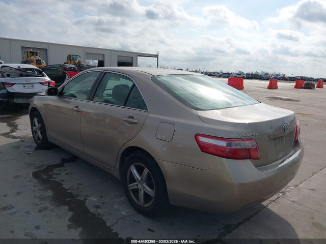 TOYOTA CAMRY - 3