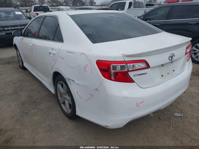 TOYOTA CAMRY - 3