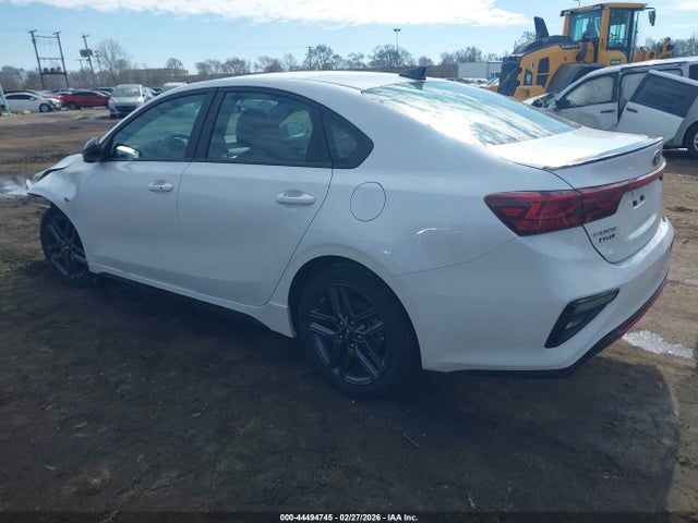 KIA FORTE GT-LINE - 3