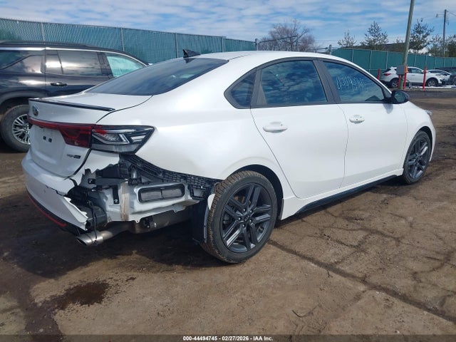 KIA FORTE GT-LINE - 4