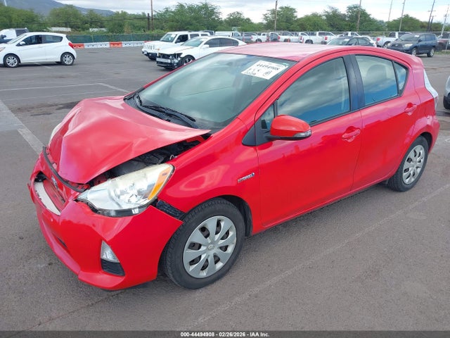TOYOTA PRIUS C - 2