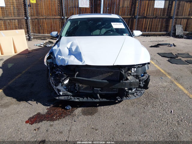 HYUNDAI ELANTRA LIMITED - 6