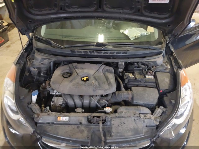 HYUNDAI ELANTRA GLS - 10