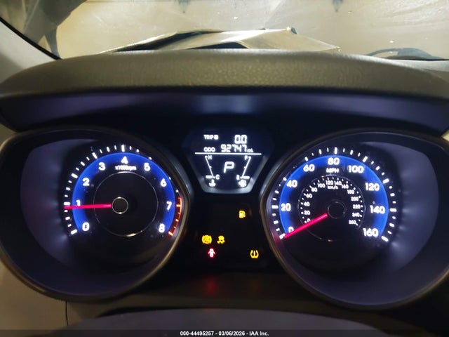 HYUNDAI ELANTRA GLS - 7