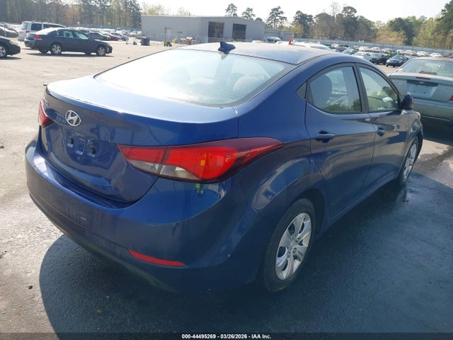 HYUNDAI ELANTRA SE - 4