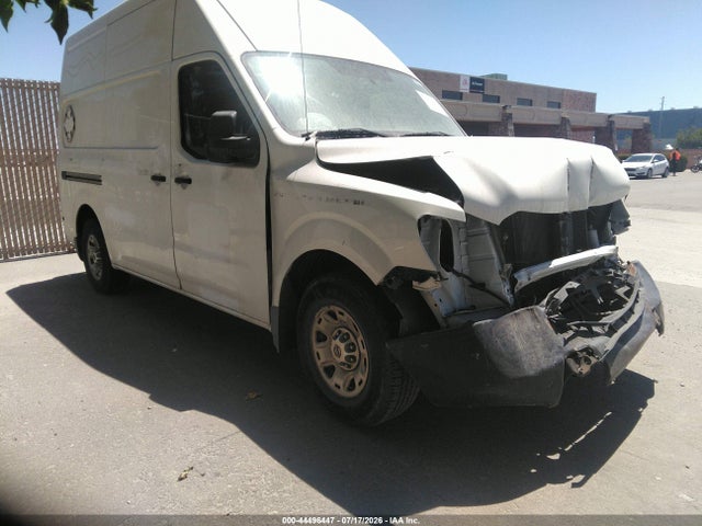 2013 NISSAN NV S V8