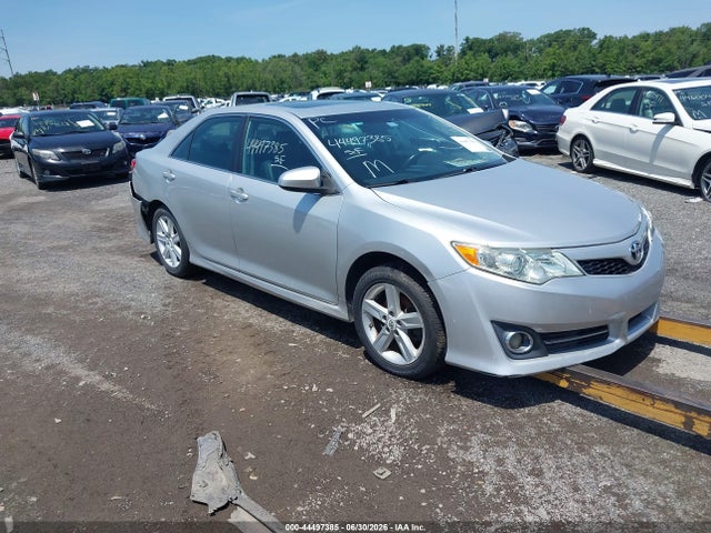 2012 TOYOTA CAMRY SE