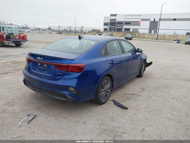 KIA FORTE GT-LINE - 4