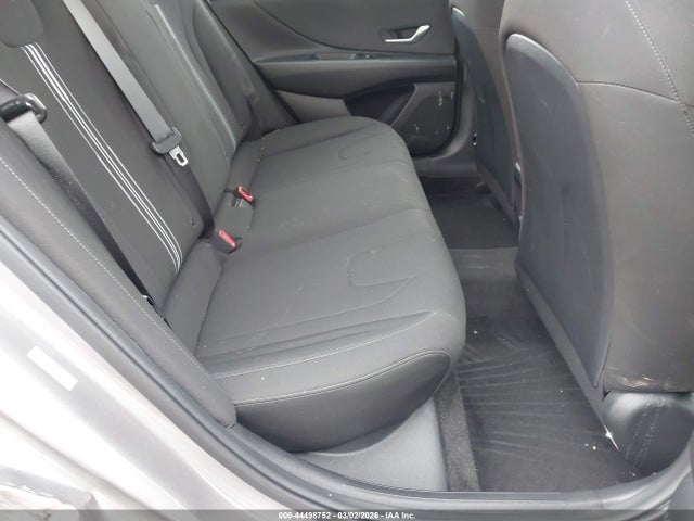 HYUNDAI ELANTRA SEL - 8