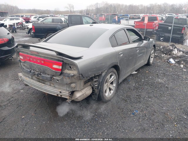 DODGE CHARGER SE - 4