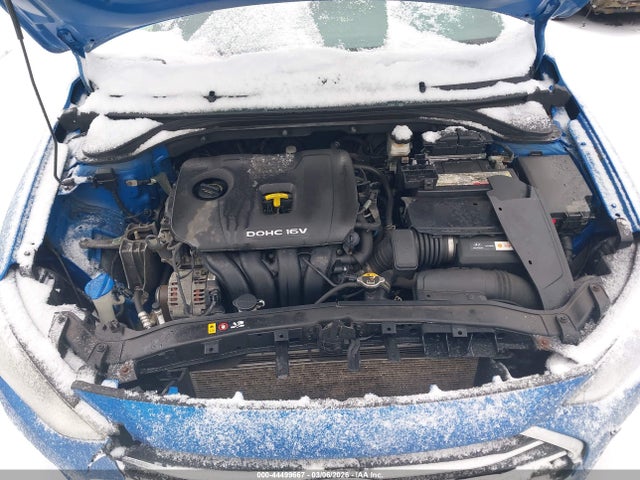 HYUNDAI ELANTRA SE - 10