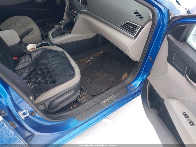 HYUNDAI ELANTRA SE - 5