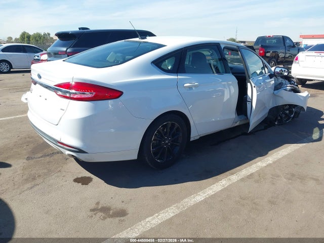 FORD FUSION SE - 4