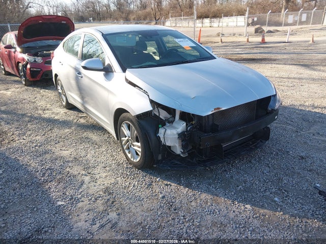 HYUNDAI ELANTRA SEL - 1