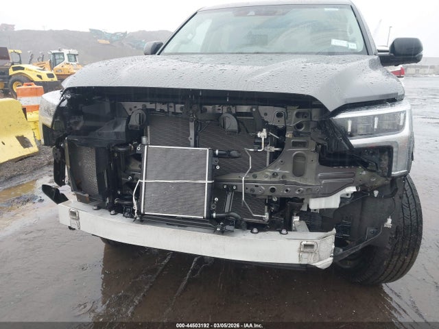 TOYOTA TUNDRA - 6