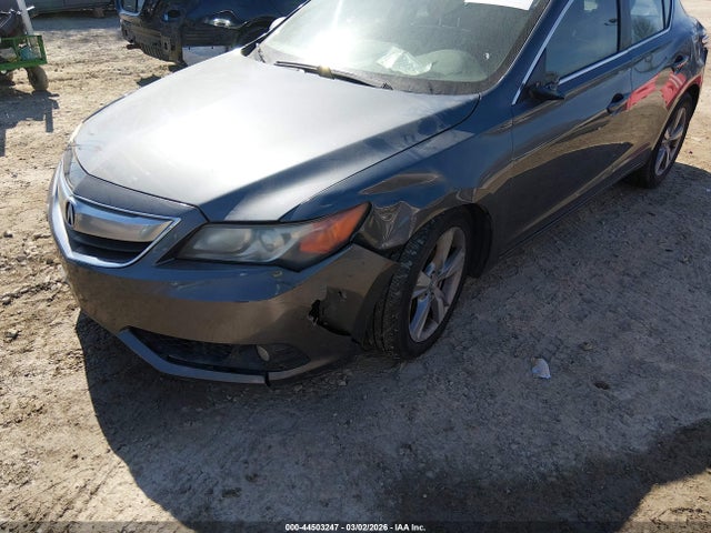 2013 Acura ILX 2.0L 照片 6