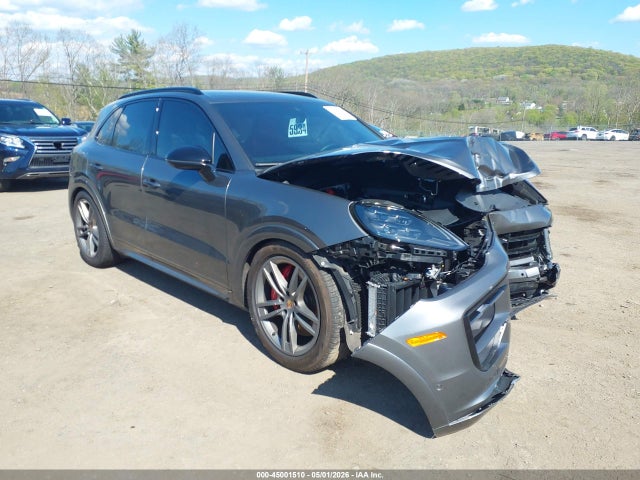 2025 PORSCHE CAYENNE GTS