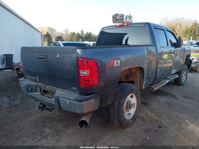 CHEVROLET SILVERADO - 4