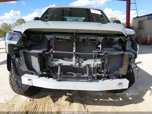 TOYOTA TUNDRA - 6