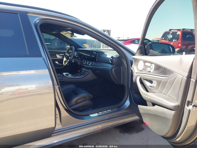 MERCEDES-BENZ E-CLASS - 5