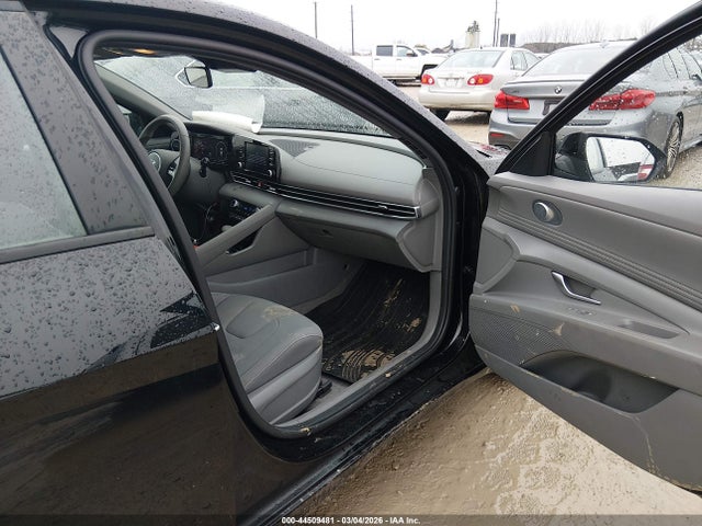 HYUNDAI ELANTRA SEL - 5