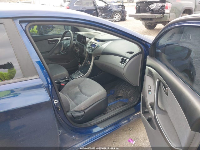 HYUNDAI ELANTRA GLS - 5