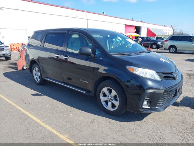 2020 TOYOTA SIENNA L