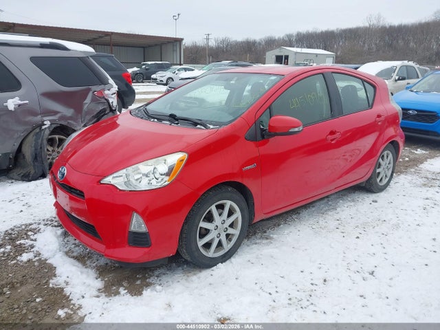 TOYOTA PRIUS C - 2