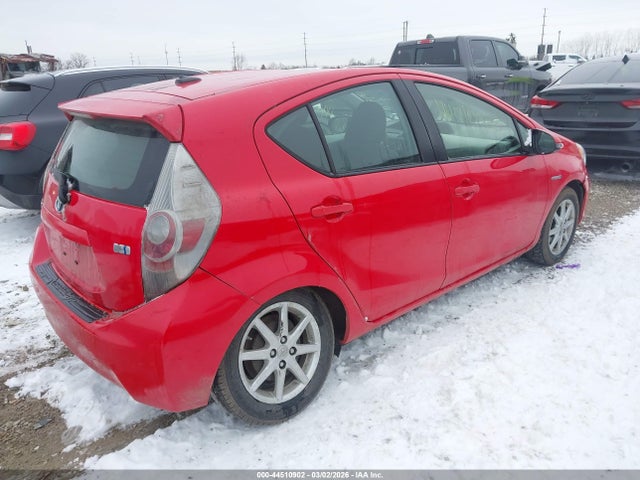 TOYOTA PRIUS C - 4