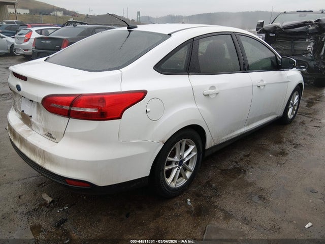 FORD FOCUS SE - 4