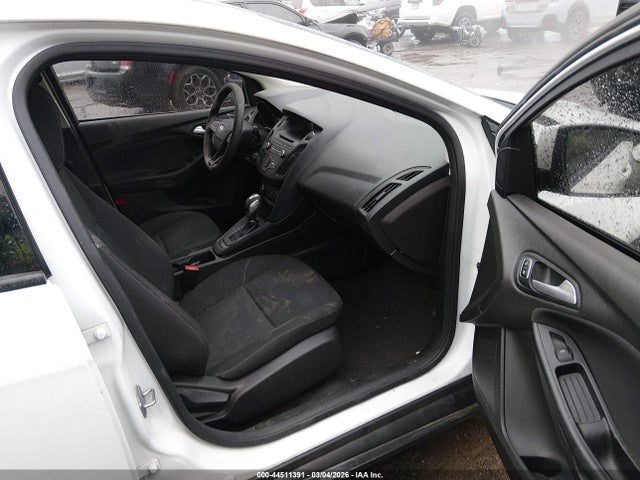 FORD FOCUS SE - 5