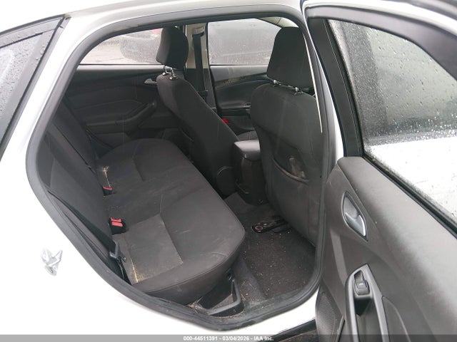 FORD FOCUS SE - 8