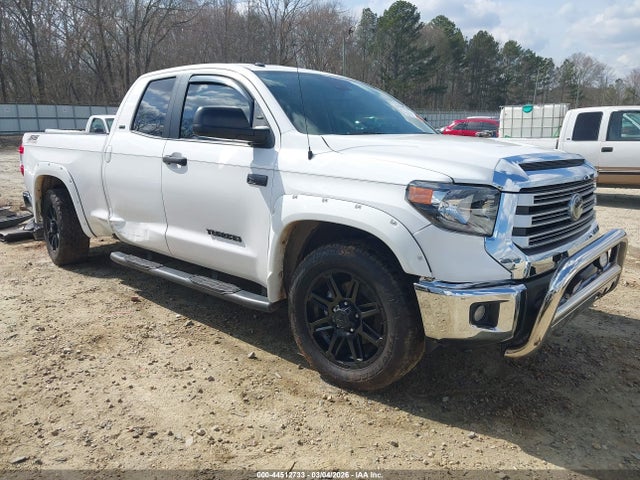 TOYOTA TUNDRA - 1