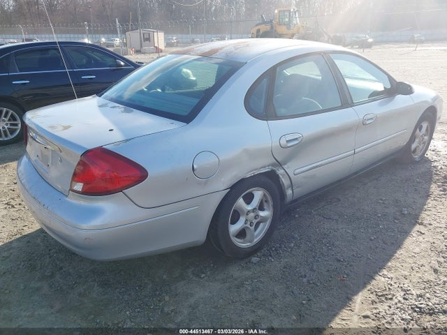 FORD TAURUS SE - 4
