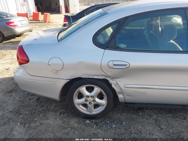 FORD TAURUS SE - 6