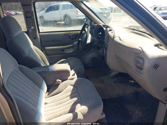 CHEVROLET S-10 LS - 5